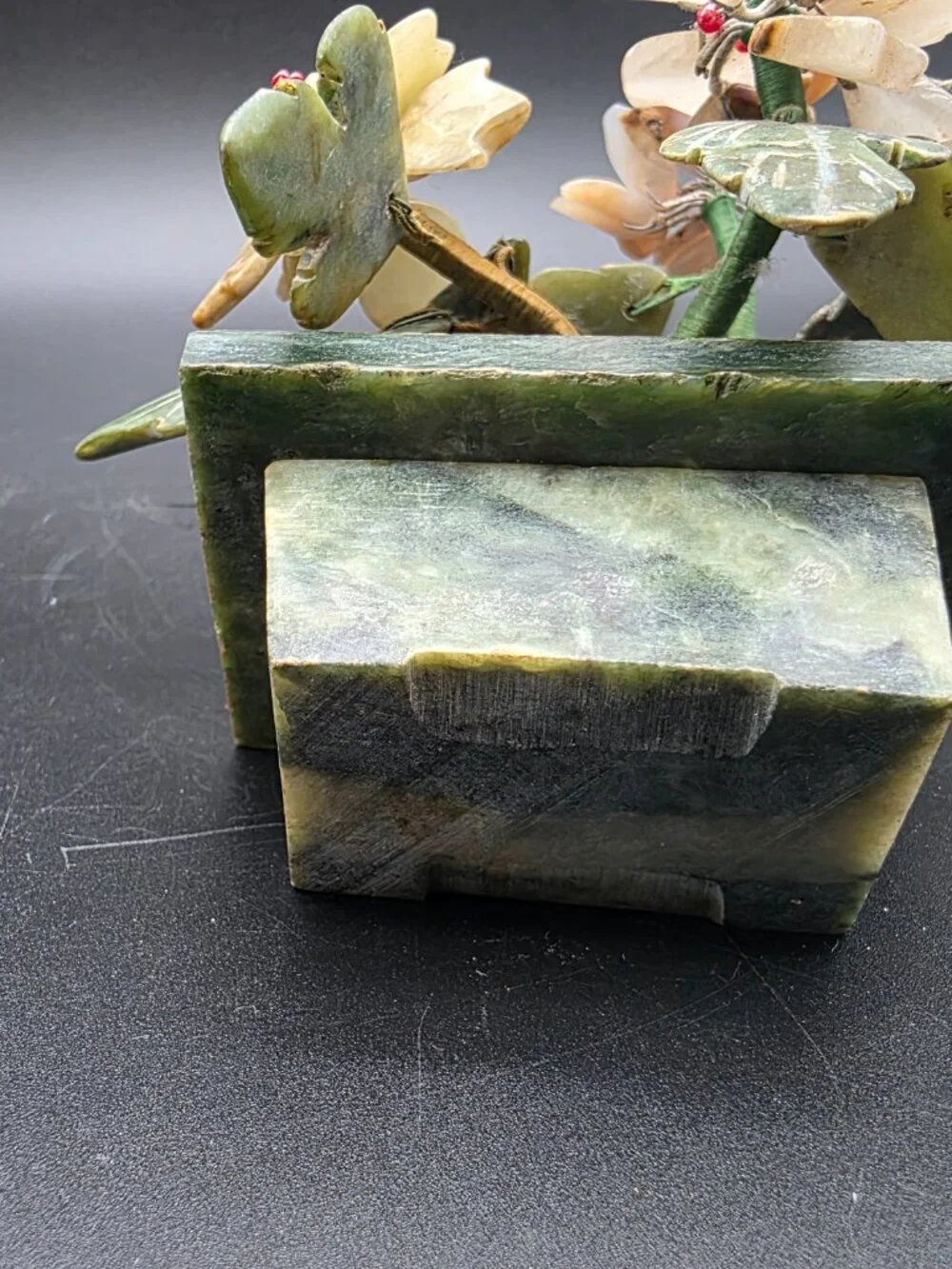 VINTAGE CHINESE JADE STONE FLOWER BONSAI TREE MCM Hand carved Gem Tree
